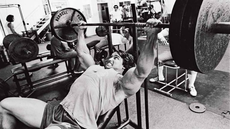 Bench Press: The Ultimate Routine for Men, Maximizing Muscle Growth and Strength